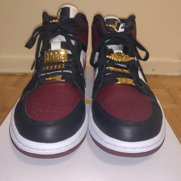 Air Jordan 1 Mid Beetroot - Picture 4 of 4